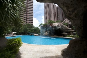 Swimming pool with parkview